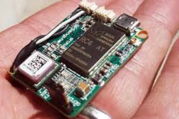 Low-Power Integrated Circuits for IoT Devices Becoming Quiet Engines of a Connected World Low-Power Integrated Circuits for IoT Devices